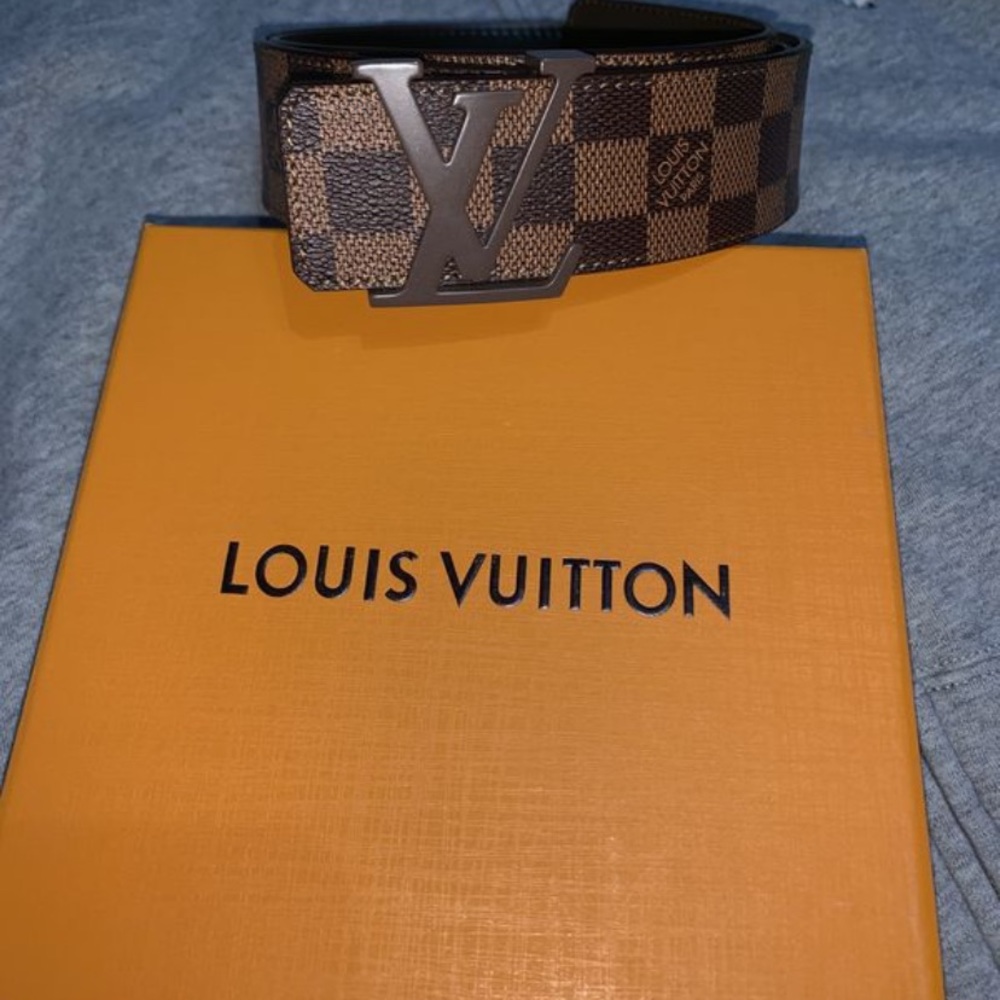 Louis Vuitton belt - Picture 1 of 4
